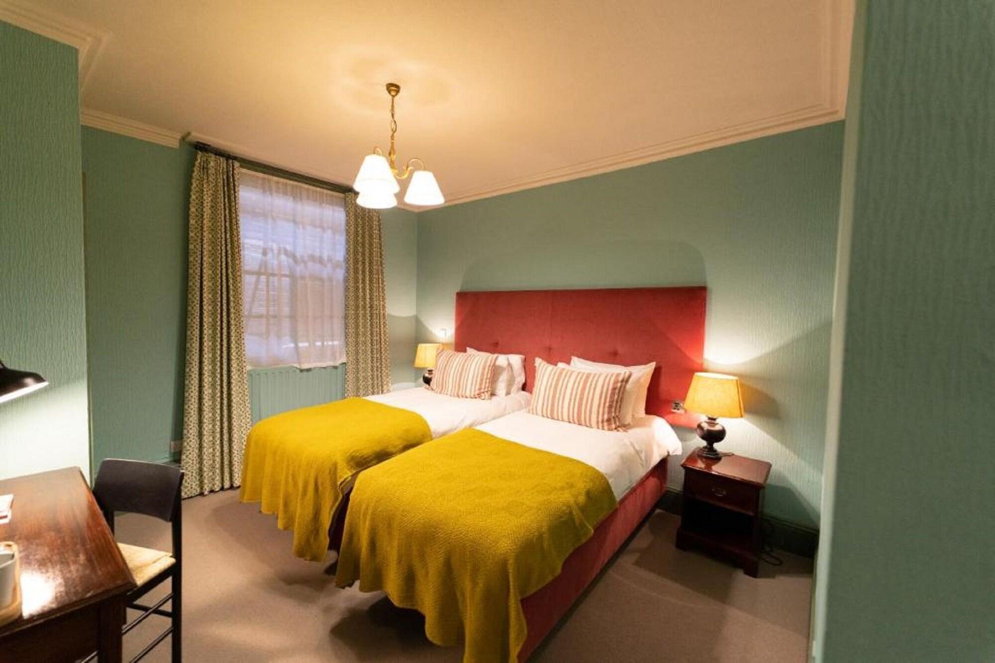 The Green Dragon Hotel เฮริฟอร์ด ภายนอก รูปภาพ